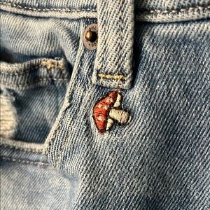 Arizona Jean Company Light Blue Jeans with Mushroom Embroidery Mom Jean
